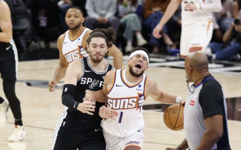 太阳vs马刺直播在线观看-NBA常规赛（2024年03月26日）